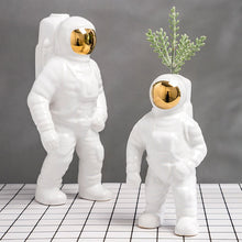 Load image into Gallery viewer, European Minimalist Astronaut Ceramic Vase