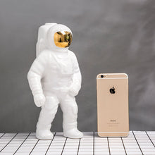 Load image into Gallery viewer, European Minimalist Astronaut Ceramic Vase