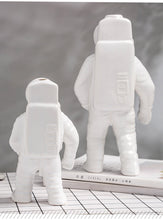 Load image into Gallery viewer, European Minimalist Astronaut Ceramic Vase