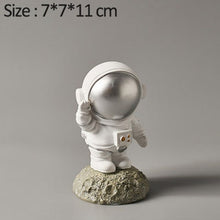 Load image into Gallery viewer, Nordic Astronaut Sculpture Mini Space Man