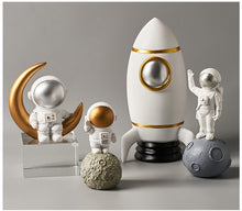 Load image into Gallery viewer, Nordic Astronaut Sculpture Mini Space Man