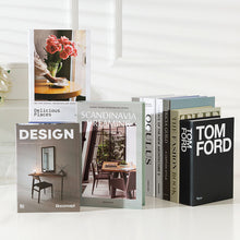गैलरी व्यूवर में इमेज लोड करें, Decorative Books Tom Ford

