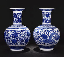 गैलरी व्यूवर में इमेज लोड करें, Antique Blue and White Porcelain Lotus Ginger Jars
