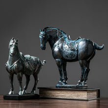 गैलरी व्यूवर में इमेज लोड करें, European Archaize Bronze Soldier Horse Statue
